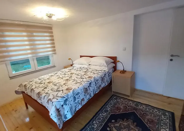 Ejna , Misevici * Rakovica