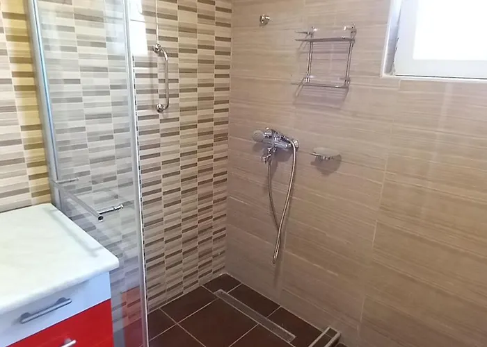 Ejna , Misevici Vila Rakovica