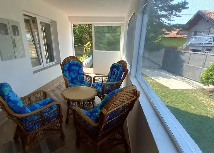 Ejna , Misevici Vila